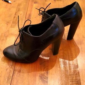 Isola Size 8 Black Mary Jane Heel